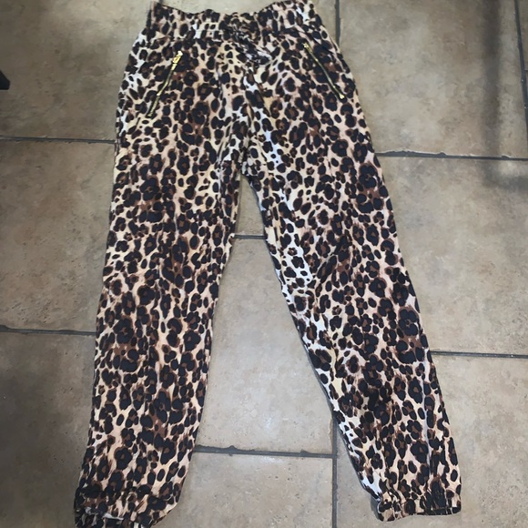 Bebe leopard print pants - Picture 3 of 7